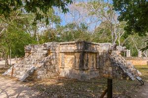 ruinerna av el osario pyramid, chichen itza, yucatan, mexiko, maya civilisation foto