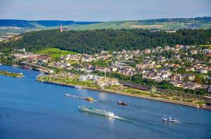 fartyg på Rhen flod nära bingen am rhein, rheinland-pfalz, bakterie foto