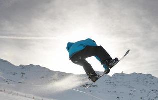 snowboardåkare extremhopp foto