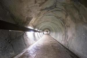 underjordisk tunnel för fotgängare foto