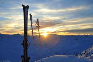 berg snö ski solnedgång foto