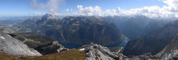 panorama- se av bergen av berchtesgaden nationell parkera foto