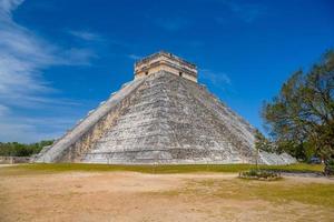 tempelpyramiden av kukulcan el castillo, chichen itza, yucatan, mexiko, maya civilisation foto