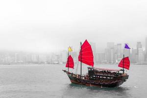 skräpbåt i Hong Kong City foto
