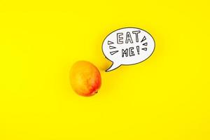 mango frukt i kreativ pop- konst stil begrepp foto