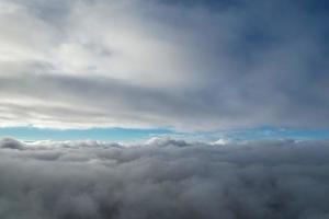 mest skön antenn se av moln i de morgon- foto
