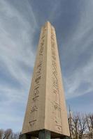 obelisk av theodosius foto