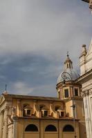 stor kyrka i centrum av Rom, Italien. foto