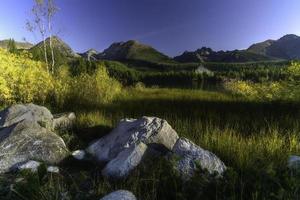 strbske pleso i hög tatras från slovakia foto