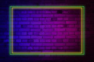 belysning effekt ram grön och gul bakgrund neon på tegel vägg för bakgrund fest eller din text. foto