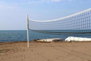 nahariya Israel augusti 10, 2020. sporter Utrustning och Utrustning i en stad parkera på de stranden. foto