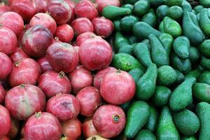 grönsaker och frukter säljs på en basar i Israel. foto