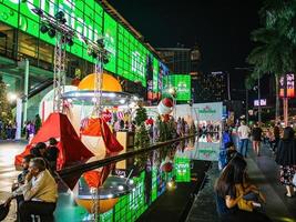 bangkok thailand - 13 december 2018 jul festival på fyrkant i främre av central värld avdelning Lagra på bangkok stad thailand foto