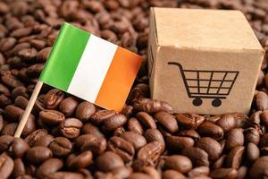 irland flagga på kaffe böna, importera exportera handel uppkopplad handel begrepp. foto