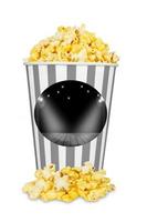 ost popcorn i grå och vit randig hink isolerat på vit bakgrund med ljus bokeh på scen, mellanmål i bio begrepp foto