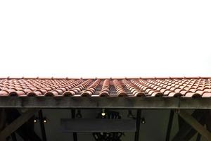 brun tak bricka med vit bakgrund foto