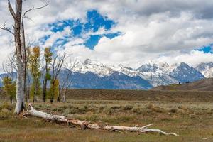 naturskön utsikt över landsbygden runt nationalparken Grand Teton foto