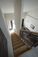 trappa i duplex-lägenhetinredning
