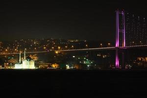 bosphorus bro och ortakoy foto