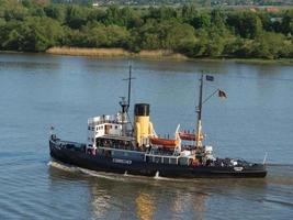 hamburg, tyskland, 2022-den hamn av hamburg och de flod elbe foto