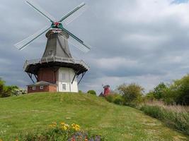 greetsiel, tyskland, 2020-the by av greetsiel på de norr hav i Tyskland foto