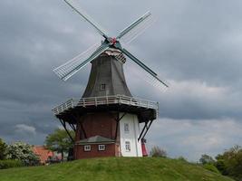 greetsiel, tyskland, 2020-the by av greetsiel på de norr hav i Tyskland foto