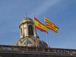 barcelona stad på de medelhavs hav foto