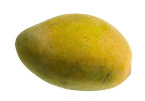 mogen mango på vit bakgrund foto