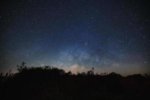 mjölkig sätt galax på doi luang chiang dao foto