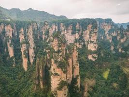 skön berg yalley av yuanjiajie eller avartar berg på zhangjiajie nationell skog parkera i wulingyuan distrikt zhangjiajie stad Kina foto