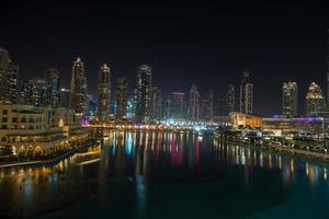 dubai, 2022 - musikalisk fontän i dubai foto