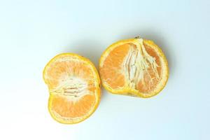 färsk indonesiska orange isolerat på vit bakgrund foto