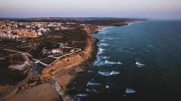 Ariel se av ericeira stad, portugal foto