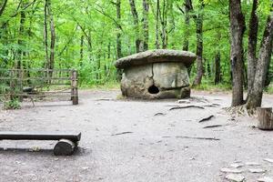stor shapsugsky dolmen i shapsugskaya zon foto