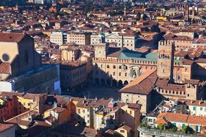 antenn se på piazza maggiore från asinelli torn i bologna foto