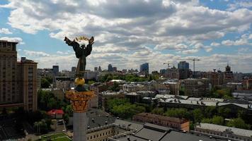 30.05.2020 kiev ukraina. antenn Foto av maidan nezalezhnosti.