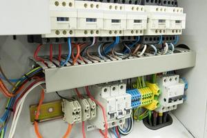 kontrollera skåp elektrisk styrelse och krets fartyg för industri foto