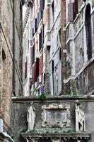 Venedig, Italien. klassisk Venedig fyrkant campo med typisk byggnader i Venedig foto