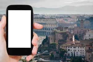 smartphone med skära ut skärm och roman coliseum foto