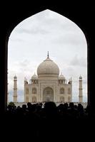 Indien - taj mahal med massor av turister