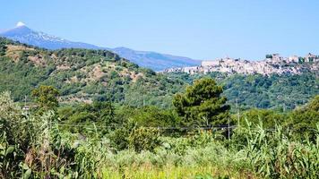 se av castiglione di sicilia stad i sicilien foto