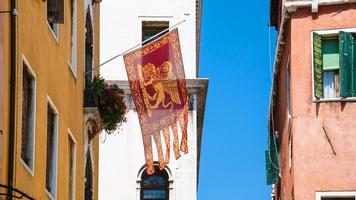 flagga av venetian republik i Venedig stad foto