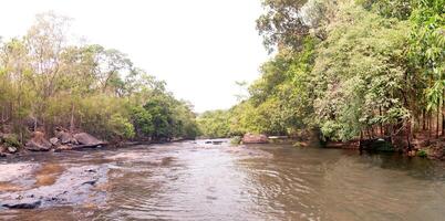 panorama se av tadton vattenfall på chaiyaphum i thailand, nationell parkera nr.23 av thailand foto