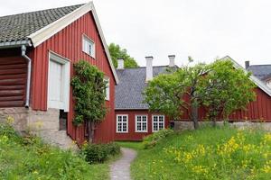 oslo, Norge. Maj 29, 2022. röd bruka hus och ut byggnader på de norska museum av kulturell historia i oslo. foto