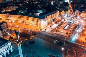 Kiev, ukraina - augusti 5, 2019 maidan nezalezhnosti är de central fyrkant av de huvudstad stad av ukraina foto