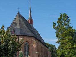 de stad av marienthal på de issel flod foto