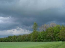 vandring i en skog nära ahaus Tyskland foto