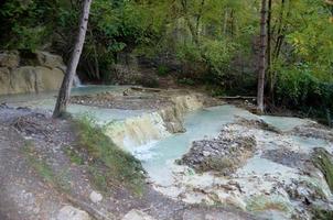 trött naturlig varm vår av bagni di san felipa foto