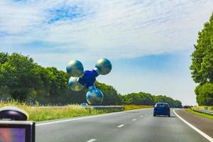 listig figur arkitektur motorväg motorväg motorväg groningen dutch holland nederländerna. foto