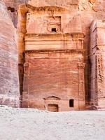 gammal nabataean grav i petra stad foto